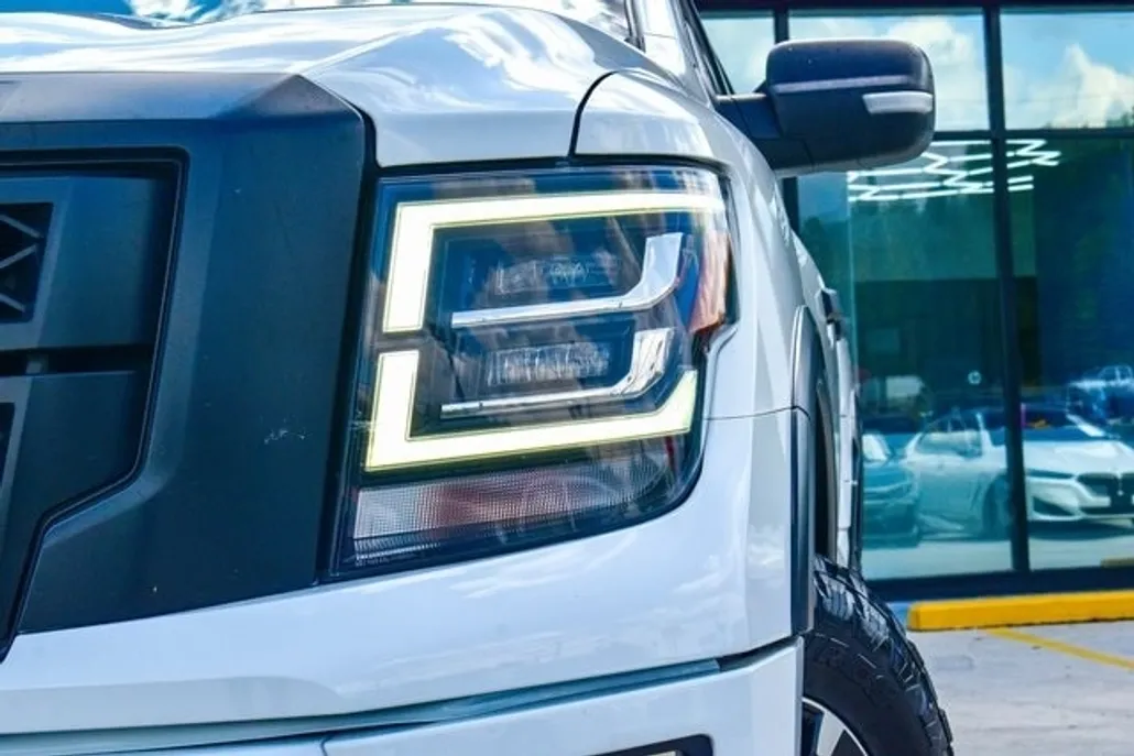 2020 Nissan Titan PRO-4X photo 1