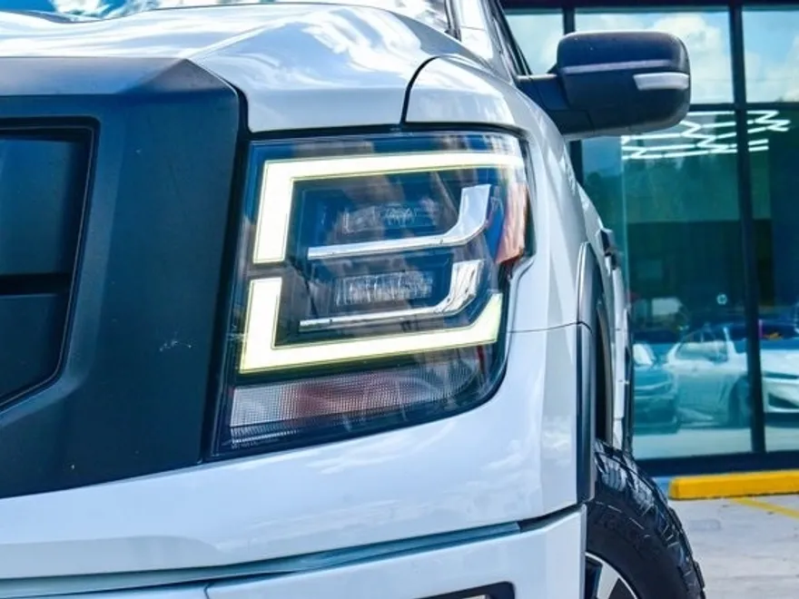 2020 Nissan Titan PRO-4X photo 1