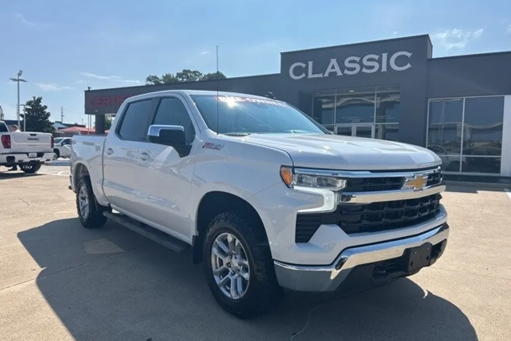 2023 Chevrolet Silverado 1500 LT photo 1