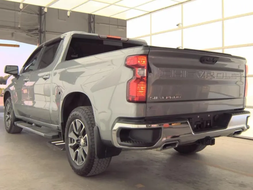 2024 Chevrolet Silverado 1500 LT photo 1