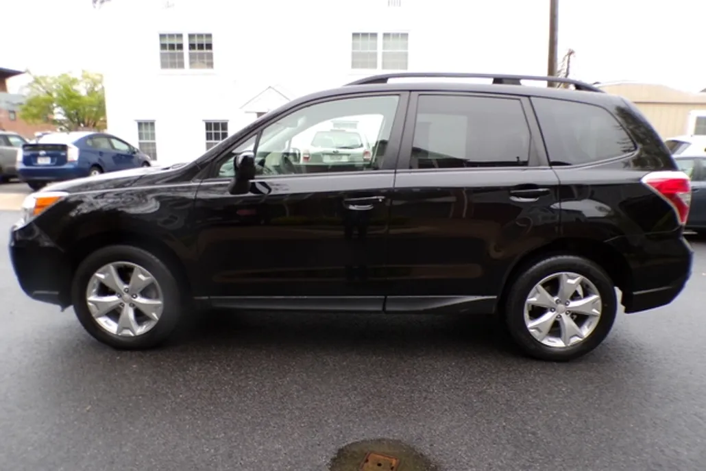 2015 Subaru Forester 2.5i Premium photo 1