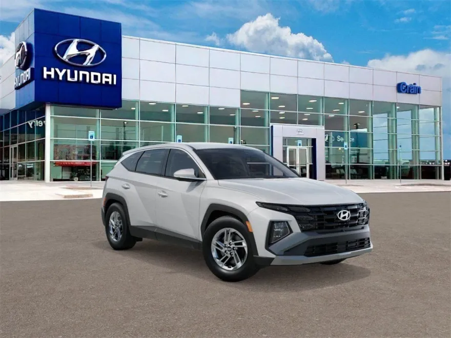 2026 Hyundai Tucson SE photo 1