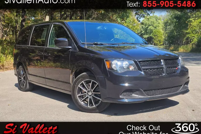 2018 Dodge Grand Caravan SE Plus photo 1