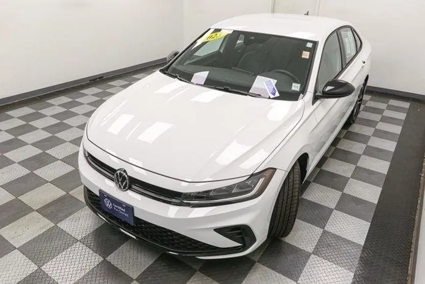 2025 Volkswagen Jetta 1.5T Sport photo 1