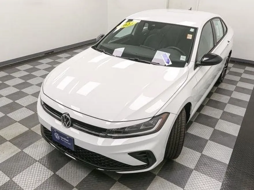 2025 Volkswagen Jetta 1.5T Sport photo 1