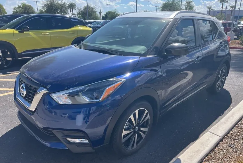 2018 Nissan Kicks SR photo 1