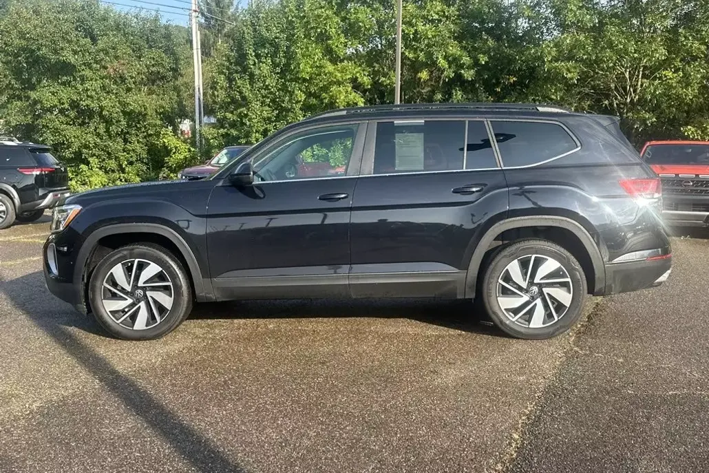 2024 Volkswagen Atlas SE Technology photo 1