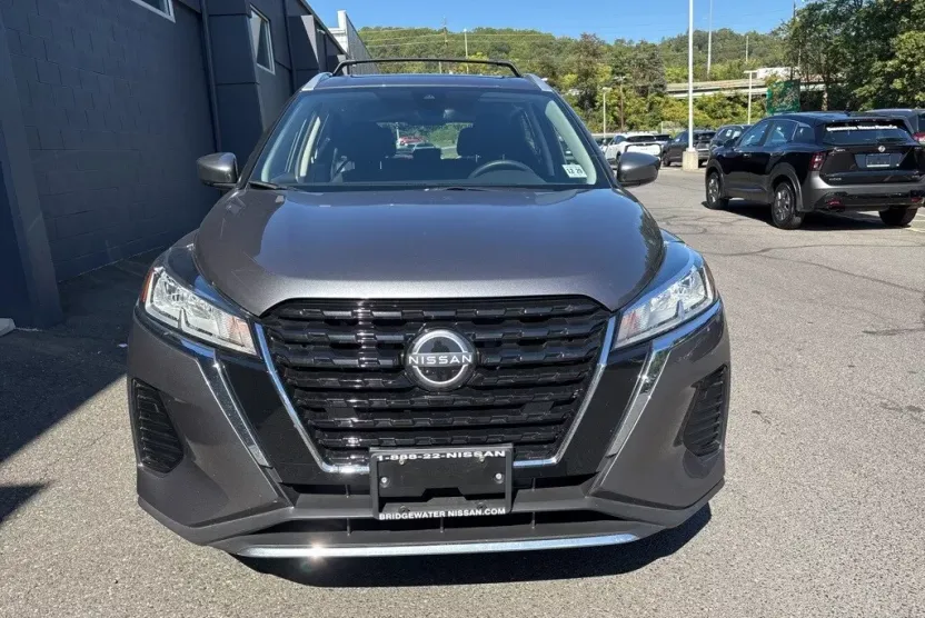 2024 Nissan Kicks SV photo 1