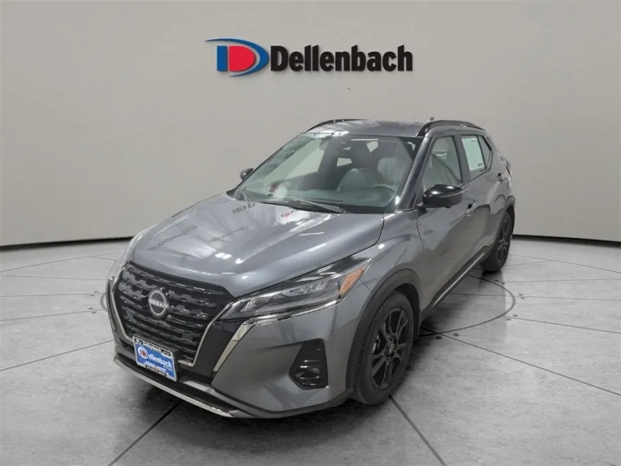 2023 Nissan Kicks SR photo 1