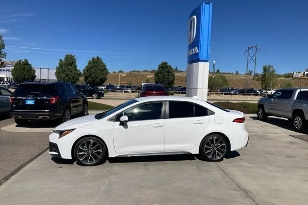 2020 Toyota Corolla SE photo 1