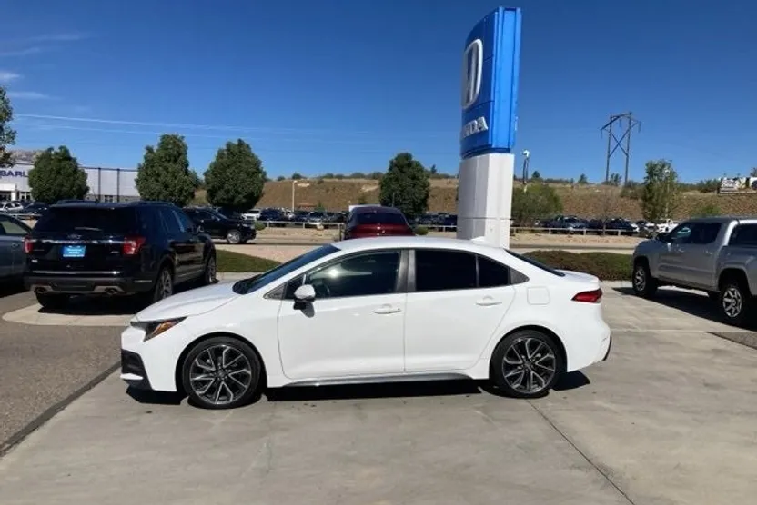 2020 Toyota Corolla SE photo 1