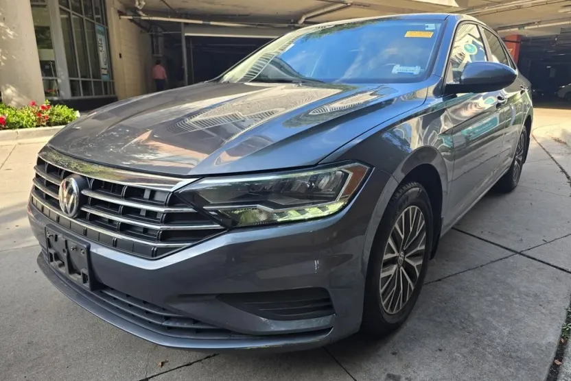 2019 Volkswagen Jetta SE R-Line photo 1