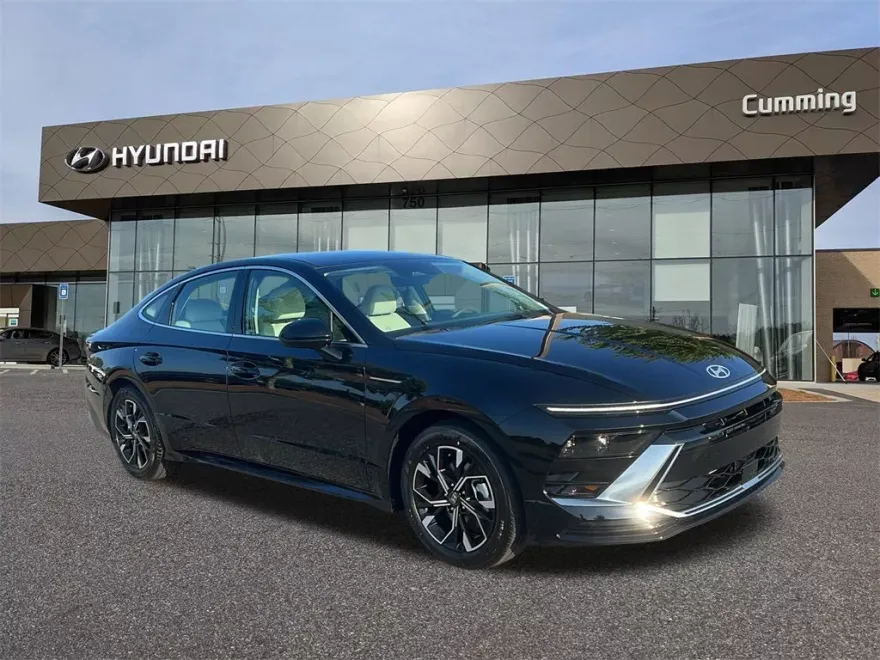 2025 Hyundai Sonata SEL photo 1