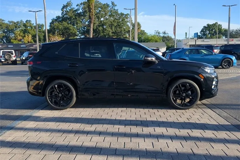 2025 Volkswagen Tiguan SE R-Line Black photo 1