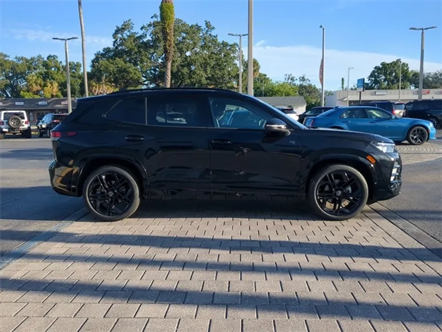 2025 Volkswagen Tiguan SE R-Line Black photo 1