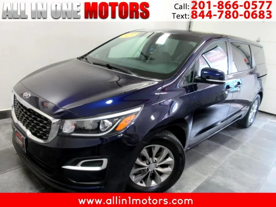 2019 Kia Sedona LX photo 1
