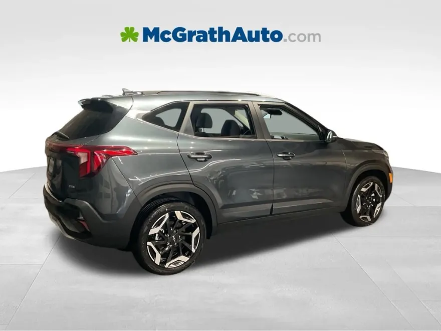 2025 Kia Seltos SX photo 1
