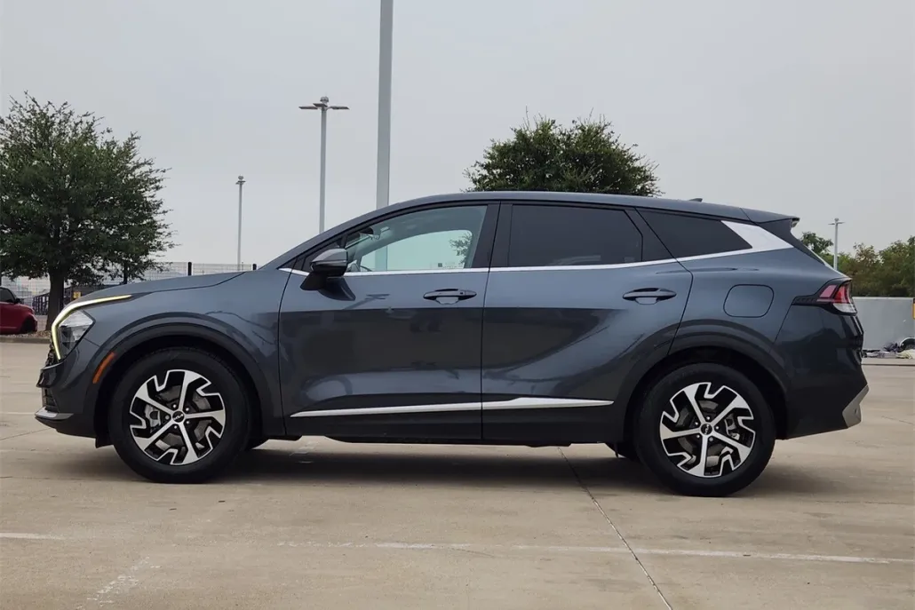 2023 Kia Sportage EX photo 1