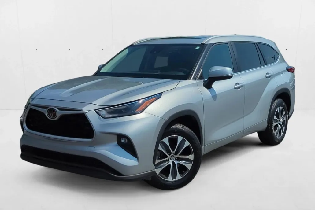 2023 Toyota Highlander XLE photo 1