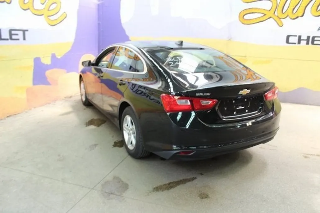 2020 Chevrolet Malibu LS photo 1