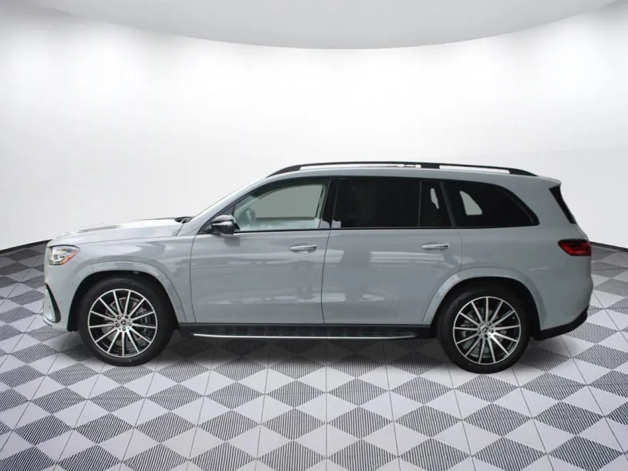 2026 Mercedes Benz GLS 450 4MATIC photo 1