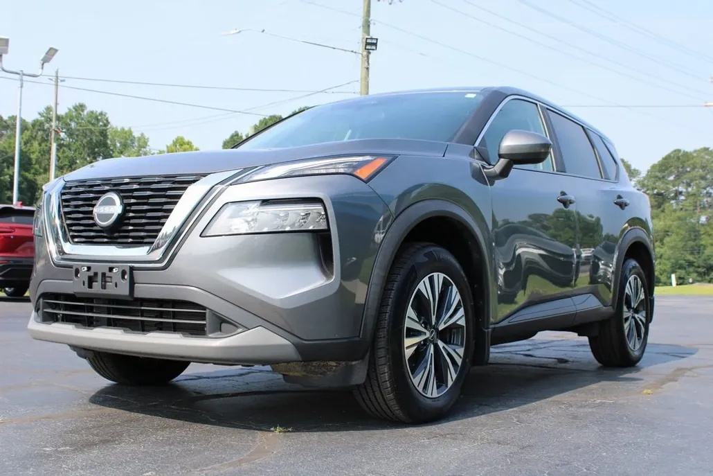 2023 Nissan Rogue SV photo 1