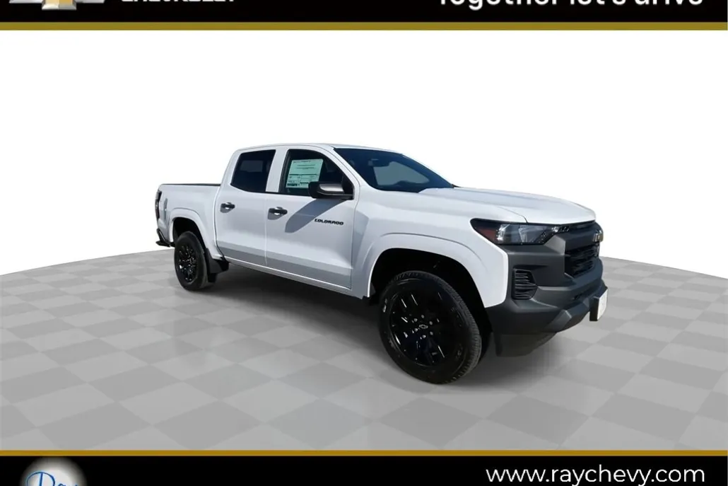 2025 Chevrolet Colorado LT photo 1