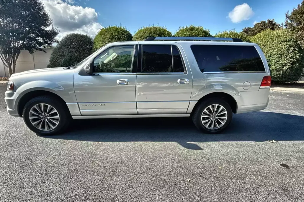 2015 Lincoln Navigator L photo 1