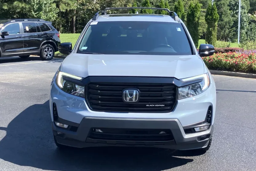 2023 Honda Ridgeline Black Edition photo 1