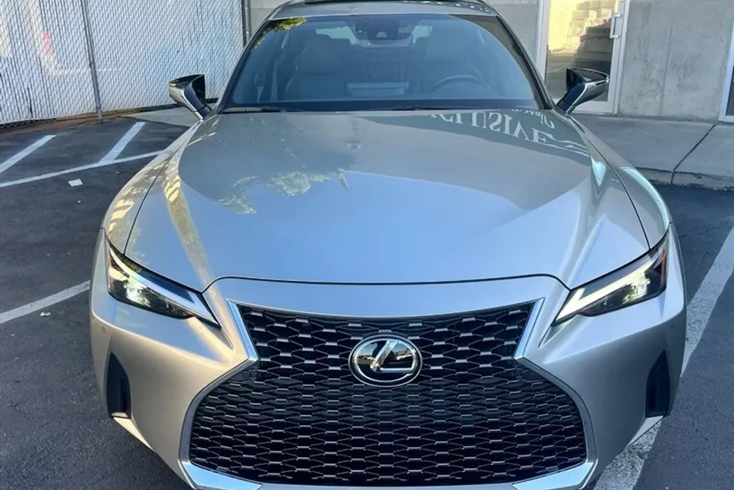 2023 Lexus IS 300 photo 1