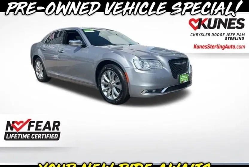 2018 Chrysler 300 Limited photo 1