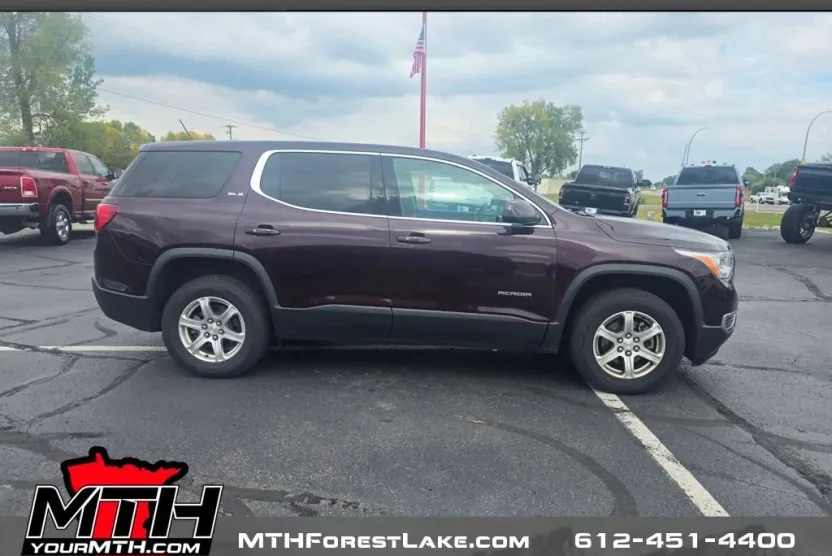 2017 Gmc Acadia SLE photo 1