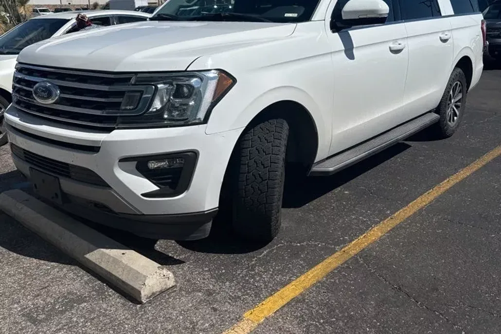 2020 Ford Expedition MAX XLT photo 1