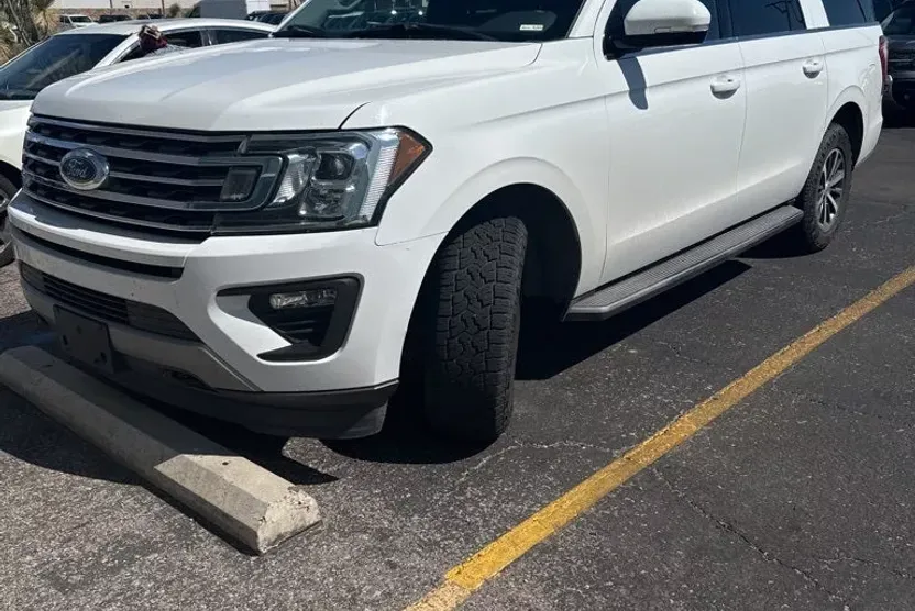 2020 Ford Expedition MAX XLT photo 1