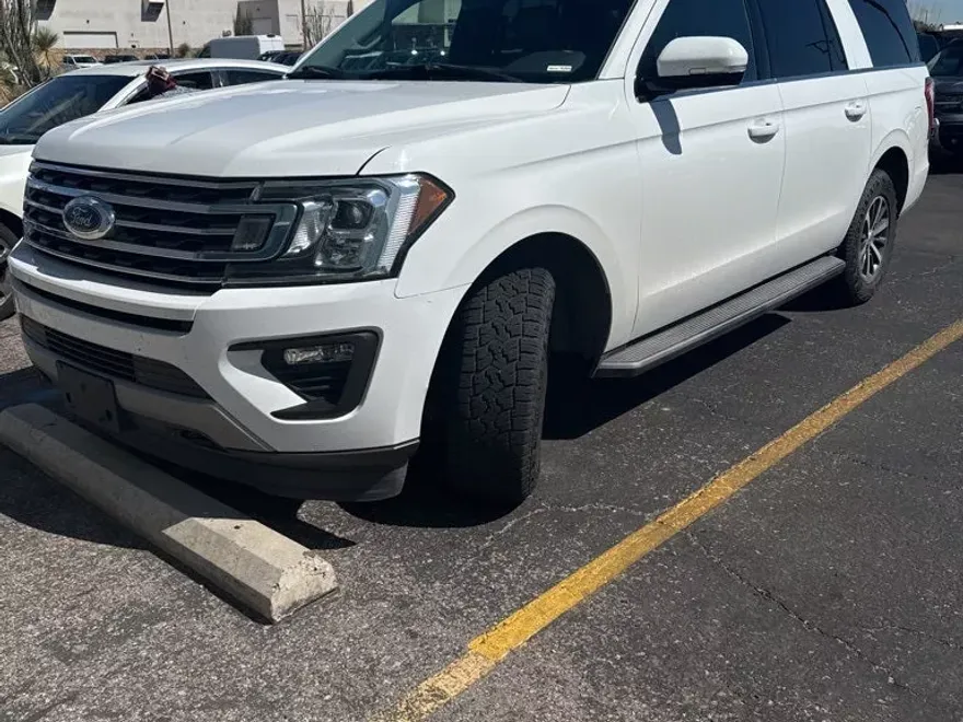 2020 Ford Expedition MAX XLT photo 1