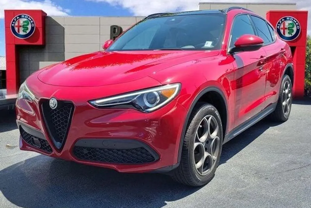2022 Alfa Romeo Stelvio Sprint photo 1