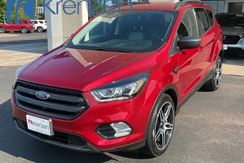 2019 Ford Escape SEL photo 1