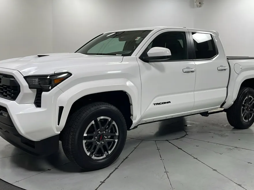 2025 Toyota Tacoma TRD Sport photo 1