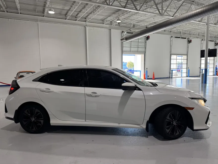 2019 Honda Civic EX Hatchback photo 1