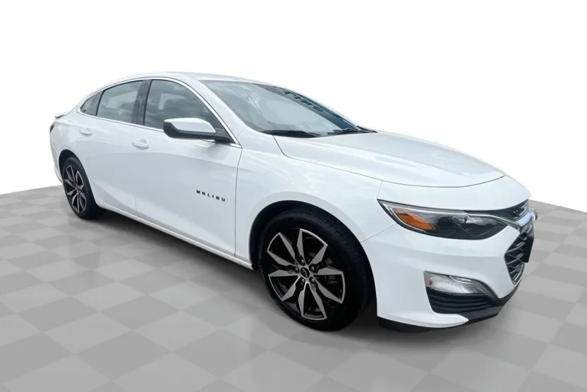 2025 Chevrolet Malibu RS photo 1