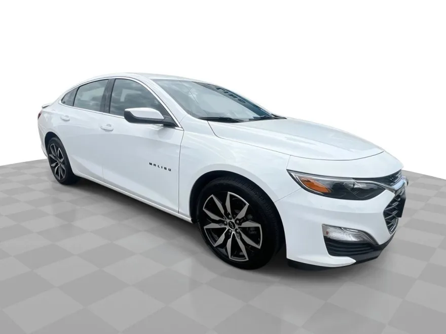 2025 Chevrolet Malibu RS photo 1