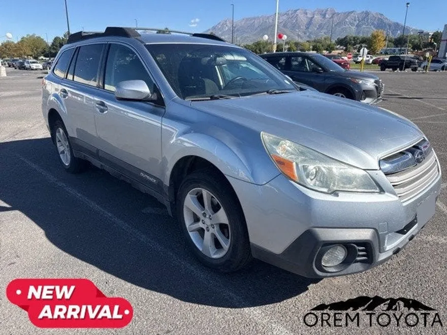 2014 Subaru Outback 2.5i Premium photo 1