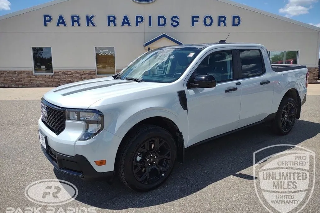 2025 Ford Maverick XLT photo 1