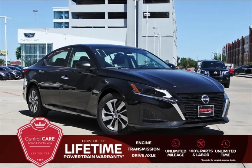 2025 Nissan Altima S photo 1