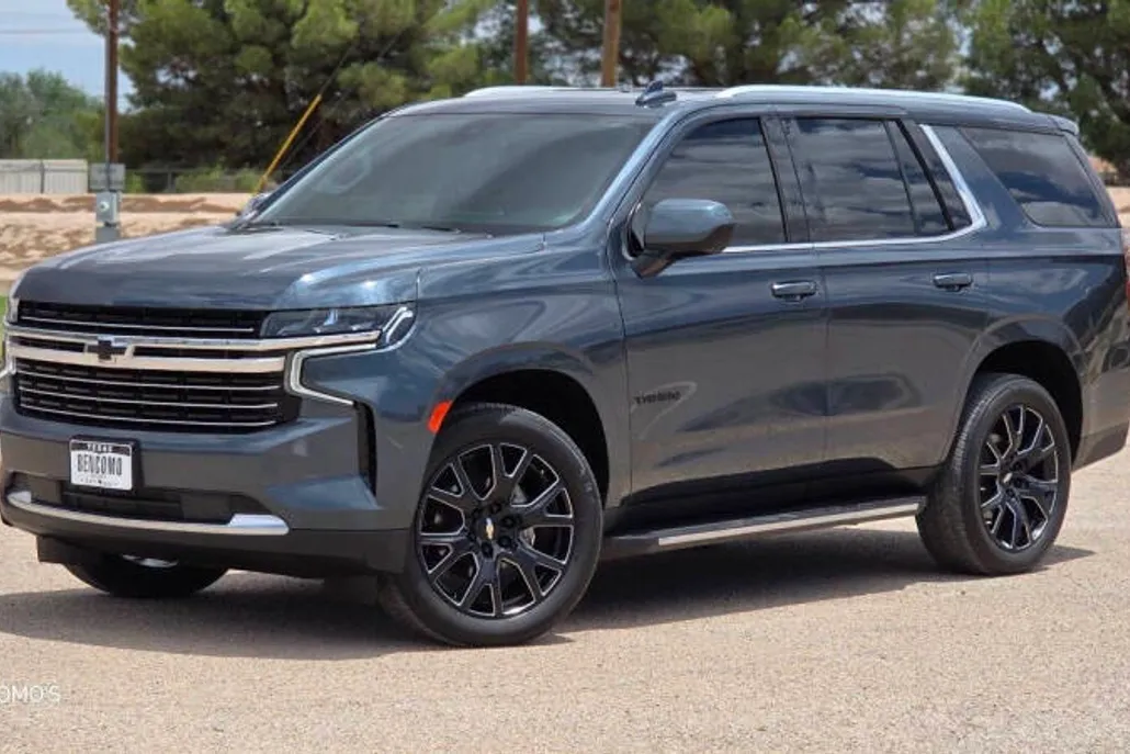 2021 Chevrolet Tahoe LT photo 1