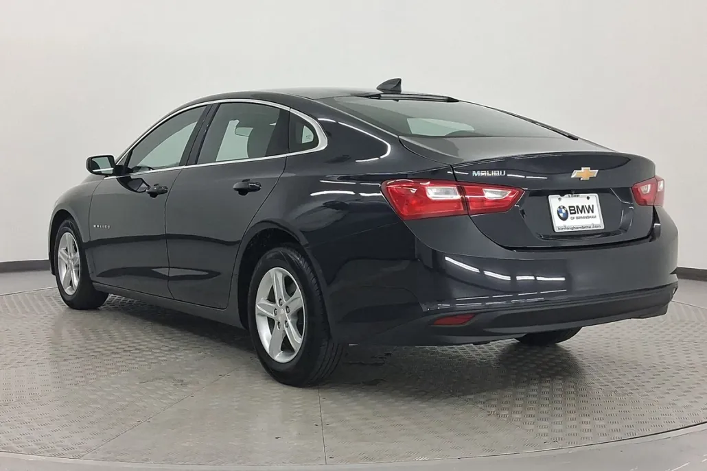 2023 Chevrolet Malibu LS photo 1