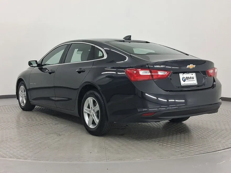 2023 Chevrolet Malibu LS photo 1