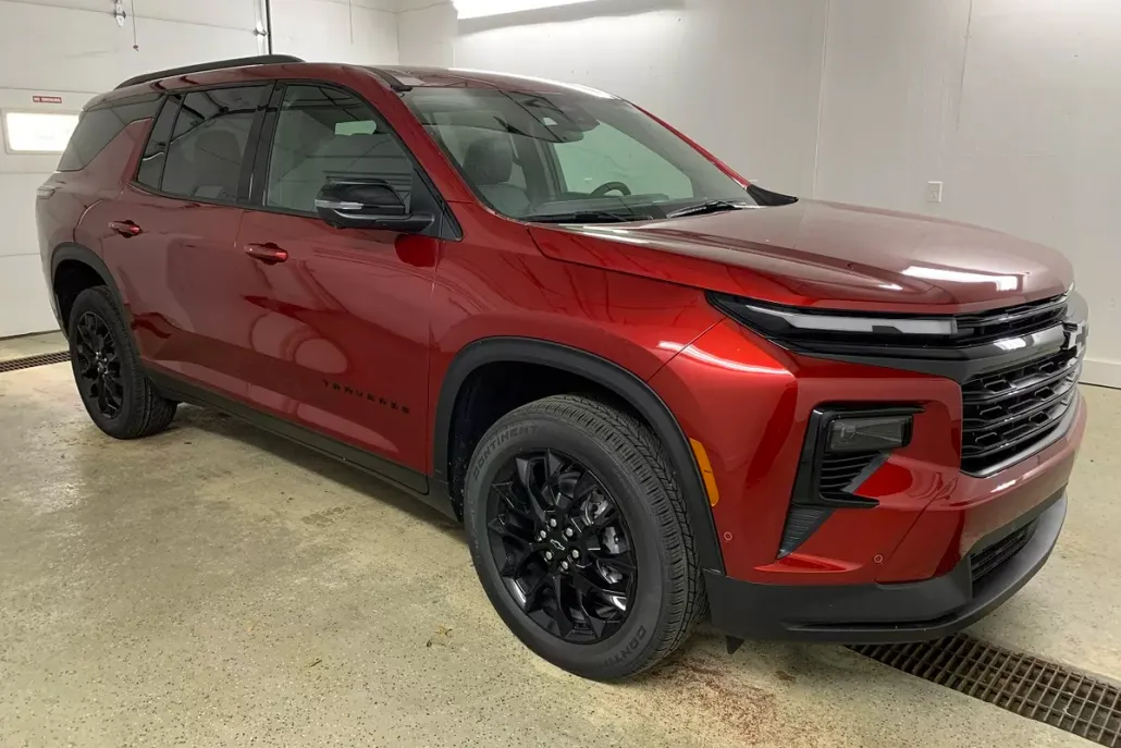 2025 Chevrolet Traverse photo 1