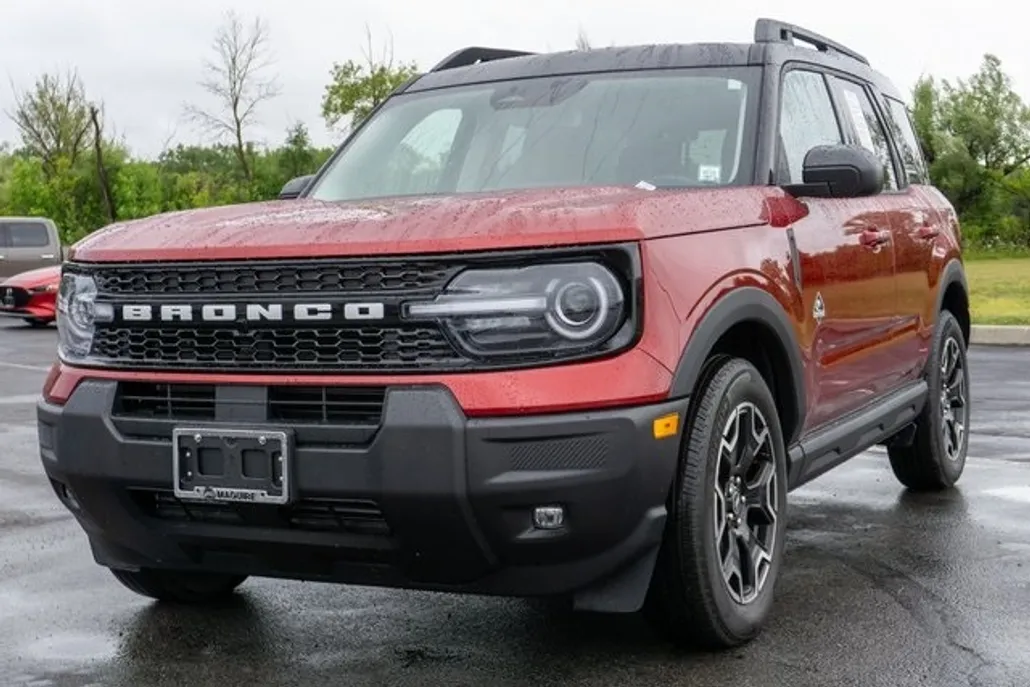 2025 Ford Bronco Sport Outer Banks photo 1