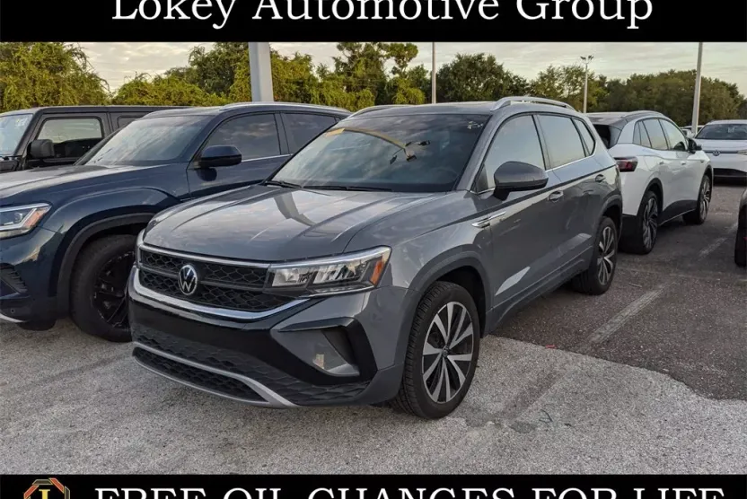2022 Volkswagen Taos SE photo 1